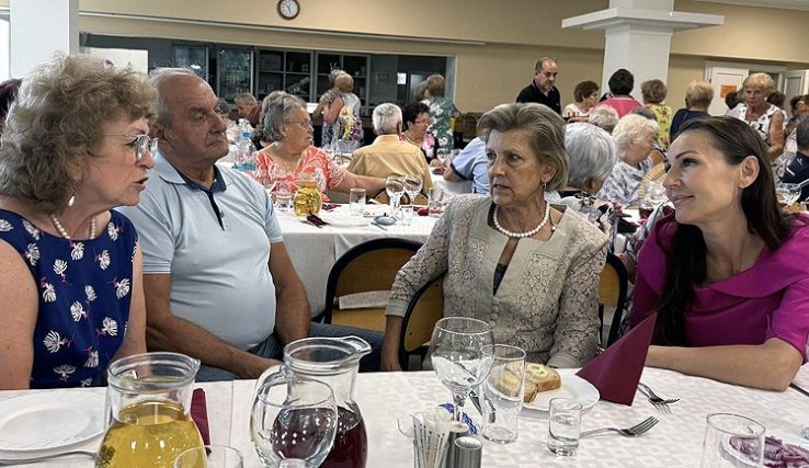 Dalos találkozót rendezett a Hírös Város Nyugdíjasklub
