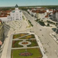 Szecessziós városnéző séta Kecskemét főterén