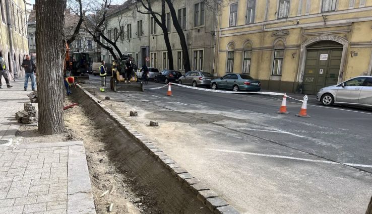 A kecskeméti városháza zöldfelületeinek megújulása