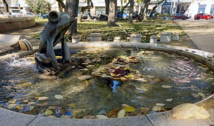 Megkezdődött Kecskeméten a szökőkutak őszi karbantartása