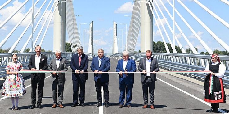 Felavatták a Kalocsa és Paks közötti új Duna-hidat