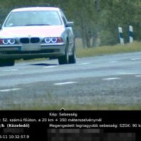 Az 52-es úton 90 helyett 166 kilométeres tempóval közlekedett
