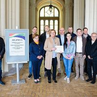 A Fidesz-KDNP már összegyűjtötte az ajánló aláírásokat