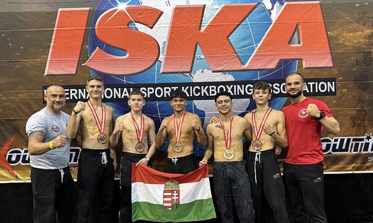 Szenzáció, és sporttörténelem Kecskeméten: 5 versenyzővel indultak, 5 világbajnokuk lett