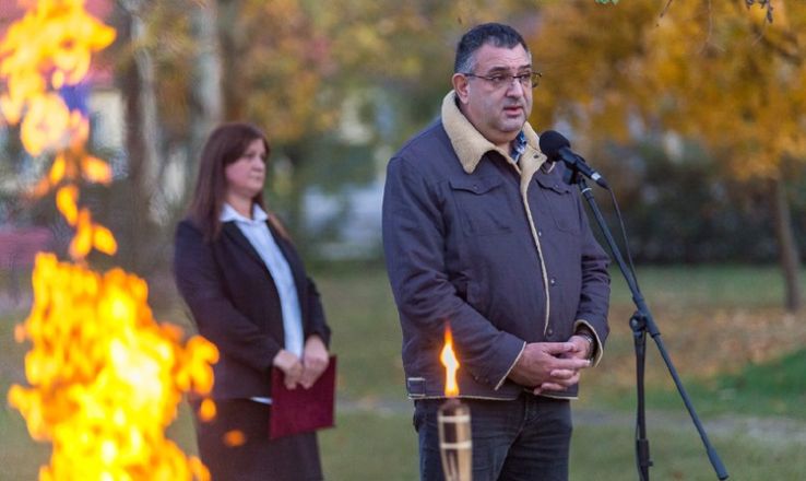 Őrtüzeket gyújtottak számos településen vasárnap este