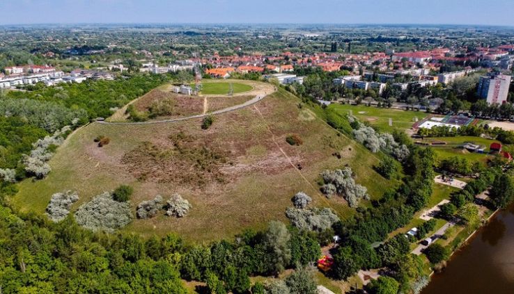 Rendezvény miatt csütörtökön délután nem lehet felmenni a Dombra