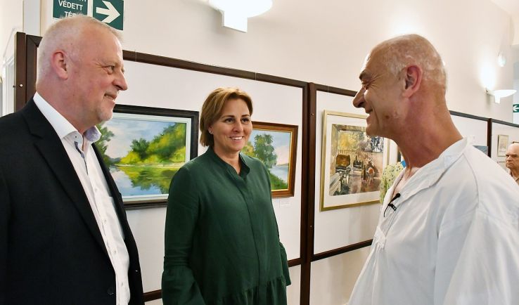 Megnyílt a VIII. AXON Kecskeméti Művésztelep kiállítása az iparkamarában