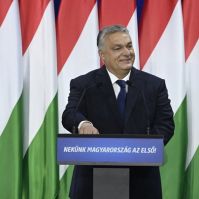 Évértékelő - Orbán Viktor: képzeljék el Győrt az Audi vagy Kecskemétet a Mercedes nélkül!
