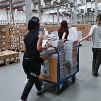 Augusztus 1-jén megkezdődik a tankönyvek kiszállítása az iskolákba