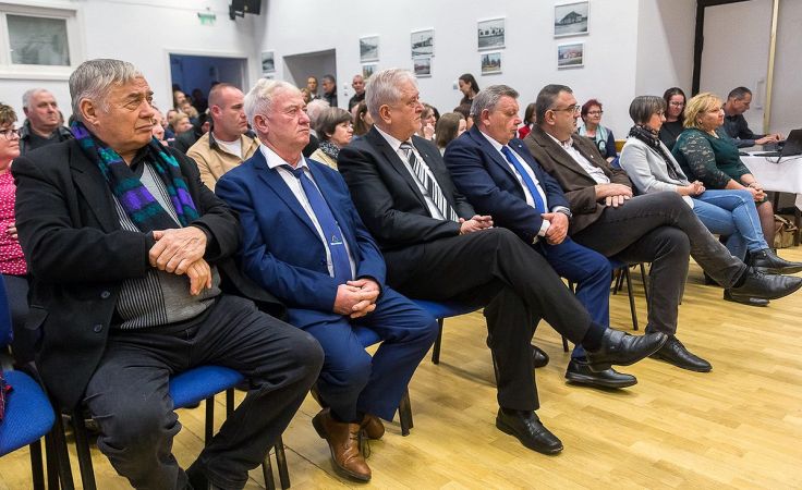 Falukarácsonyt rendeztek Helvécián