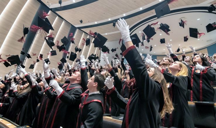 Diplomaátadó ünnepségek a Neumann János Egyetemen