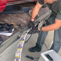 Kígyózó cigaretta az M5-ös autópályán