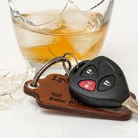 Ittasan autózott a járművezetéstől eltiltott nő - Bíróság elé állítják