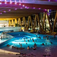 Strandok Éjszakája a Kecskeméti Fürdőben