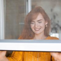 Hogyan tarthatod távol a bosszantó rovarokat szúnyoghálóval?