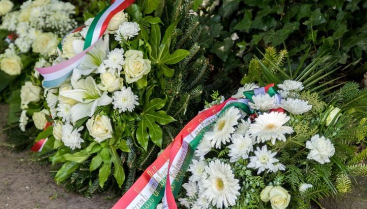 Magyar Hősök Napja: koszorúzást rendeznek a Deák Ferenc téri II. világháborús emlékműnél