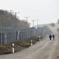 Illegális bevándorlás - Bakondi György: nem kezelni kell az illegális migrációt, hanem őrizni a határokat