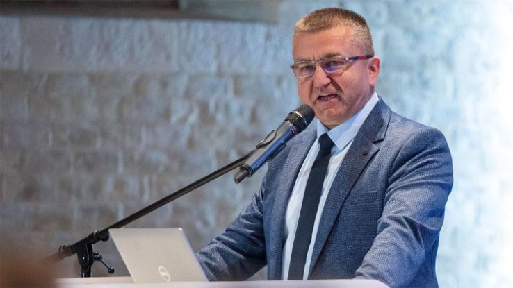 Czomba Sándor: Mozgósítani kell a mintegy 300 ezer főnyi munkaerőpiaci tartalékot