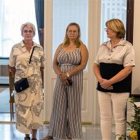 Úton” – Megnyílt Konja Györgyi kiállítása Kecskeméten