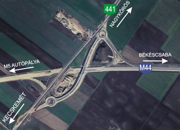 Megindult a forgalom az M44 gyorsforgalmi út két új felüljáróján