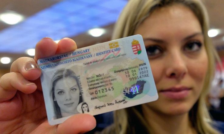 Továbbra is ingyenes marad a személyi igazolvány