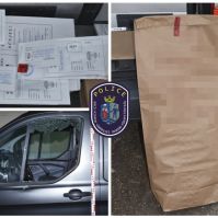 Lopott biciklilámpa a letéti tárgyak között