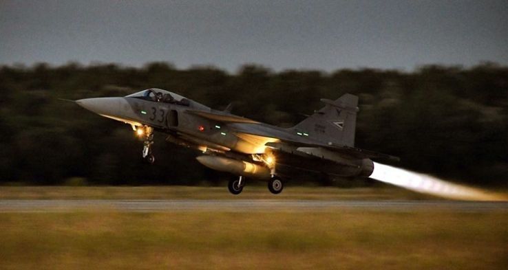 Délutáni és esti repüléseket hajtanak végre hétfőtől a Gripenek