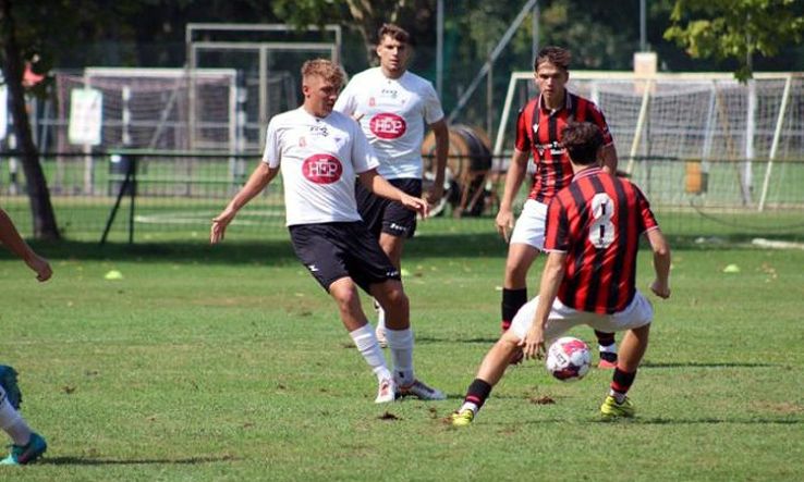 Szünetel az élvonal, Pesterzsébeten a tartalékok