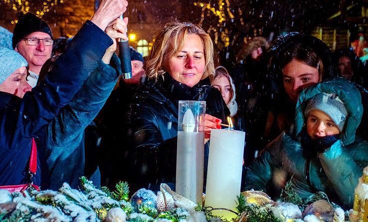 Adventi szombat esték 2024 - Adventi gyertyagyújtás Kecskemét Főterén