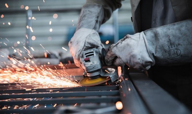 A nemzetgazdasági miniszter 35 ezerre csökkenti a vendégmunkás-kvóta maximumát