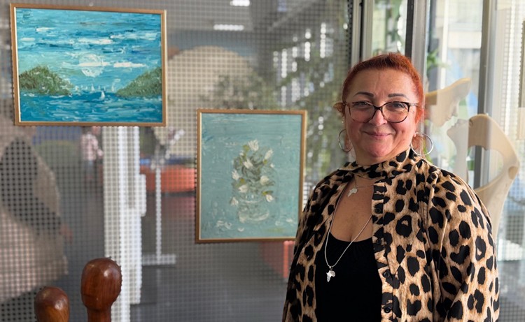 „Két alkotó, közös történet” – Különleges tárlat a kecskeméti kórház Lift Galériájában