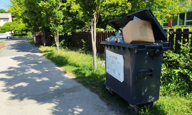 Megszűnik a Serleg utcai szelektív hulladékgyűjtő sziget a Hunyadivárosban Megszűnik a Serleg utcai szelektív hulladékgyűjtő sziget a Hunyadivárosban