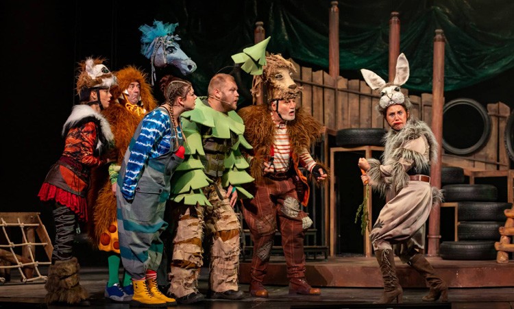 A Négyszögletű Kerek Erdő elevenedik meg a Kecskeméti Nemzeti Színház új gyerekdarabjában A Négyszögletű Kerek Erdő elevenedik meg a Kecskeméti Nemzeti Színház új gyerekdarabjában