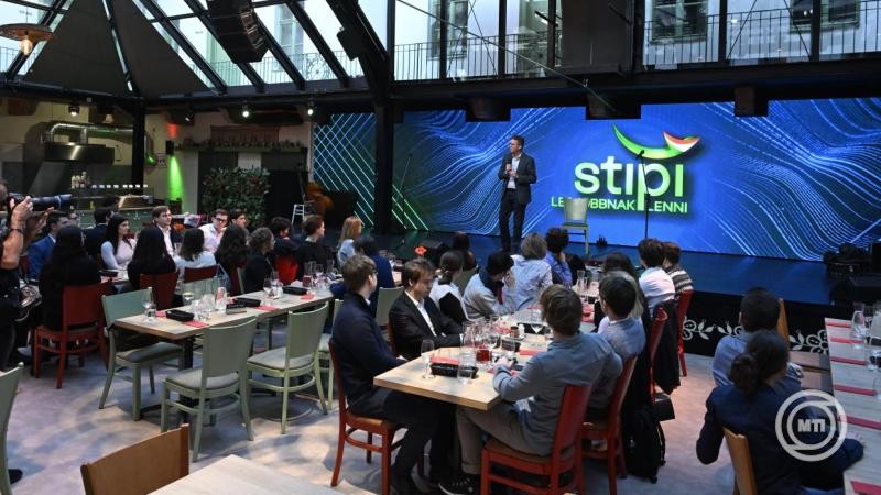 Hankó Balázs: a Stipendium Peregrinum út a világ legjobb egyetemeire Hankó Balázs: a Stipendium Peregrinum út a világ legjobb egyetemeire