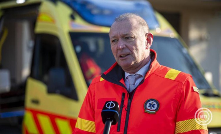 Győrfi Pál: a mentők szilveszterkor 3823 esetnél nyújtottak segítséget Győrfi Pál: a mentők szilveszterkor 3823 esetnél nyújtottak segítséget