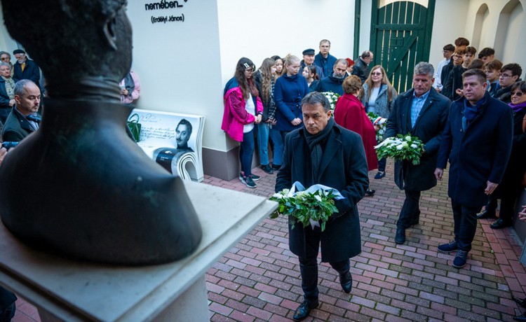 Méltó Tisztelgés: Katona József Születésének Évfordulóján Emlékeztek Kecskeméten