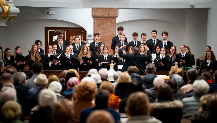 Adventi hangversenyt adtak a Református Kollégium kórusai