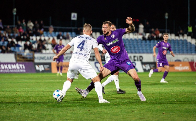 Veszélyes Karcaghoz utazunk