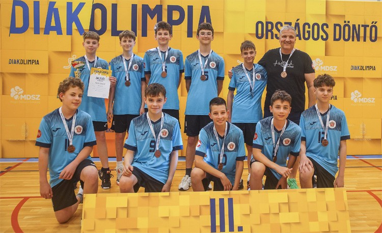 Bronzérmesek lettek a Kecskeméti Vásárhelyi Pál Általános Iskola és AMI röplabdázói a Diákolimpián® Bronzérmesek lettek a Kecskeméti Vásárhelyi Pál Általános Iskola és AMI röplabdázói a Diákolimpián®