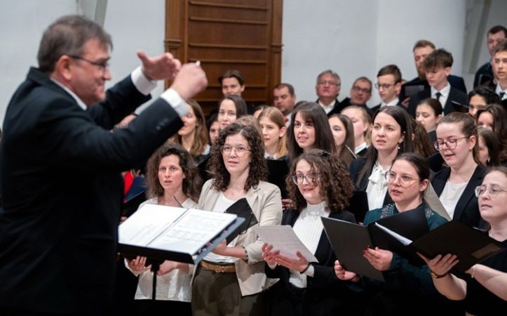 Adventi hangversenyre készülnek a Református Kollégium kórusai