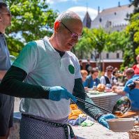 Széchenyivárosi Zöld és Pont: Minden idők legsikeresebb jótékonysági ételértékesítése