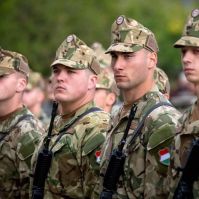 Több mint kétszáz újonc katona vonult be alapkiképzésre Kecskeméten, Tatán, és Várpalotán