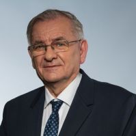 Újraválasztották Lezsák Sándort a Nemzeti Fórum elnökének