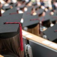 Online is követhetik az érdeklődők a Neumann János Egyetem pénteki diplomaátadó ünnepségét