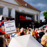 Rétvári Bence: azért módosítják az alaptörvényt, hogy a korábbi Fidesz-KDNP-s képviselőket eltávolítsák a parlamentből