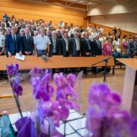 Aranydiplomákat adtak át a Neumann János Egyetemen – Fél évszázada végeztek a GAMF mérnökei