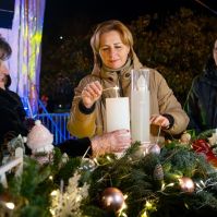 Fellobbant a negyedik láng Kecskemét adventi koszorúján