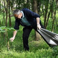 Szemetet szedtek a Városrendészek a Csalánosi erdőben