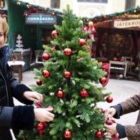 Advent Mesevárosa a kecskeméti városháza díszudvarán