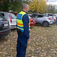 Fokozott városrendészeti jelenlét a kecskeméti temetőknél
